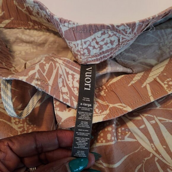 Vuori Ripstop Shorts In Pink Salt Rainforest Print Size XL - Picture 6 of 12